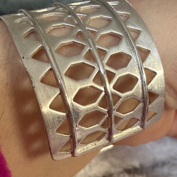 Stella and Dot Chic Silver Honeycomb Cuff Bracelet - Picture 2 of 15